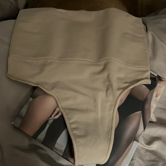 SKIMS LG-XL nude core control thong NIB actual color name is clay - Picture 6 of 6